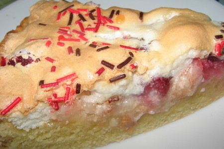 Фото к рецепту: Пирог песочный, яблочно-вишневый.
