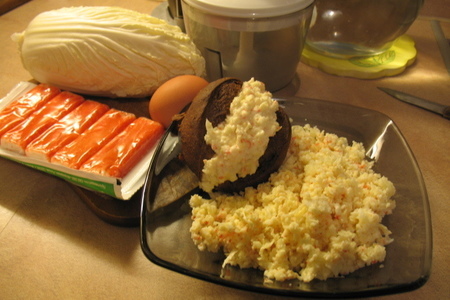 Фото к рецепту: Салатик из крабовых палочек "вжик"