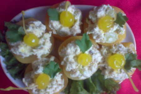 Фото к рецепту: Салат в персике