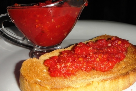 Фото к рецепту: Экспресс-вариант острого томатного соуса