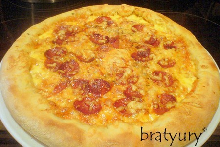 Фото к рецепту: Простая, эффектная и очень вкусная пицца по интересному рецепту