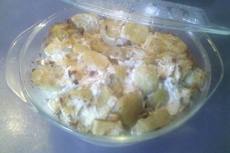 Фото к рецепту: Картофель запеченный с рикоттой и луком