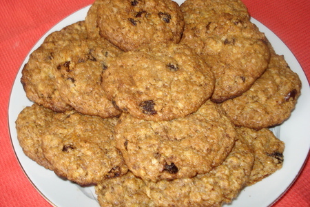 Фото к рецепту: Овсяные печенья с шоколадом