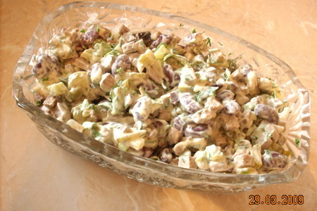 Фото к рецепту: Салат "печень с фасолью"