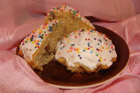 Фото к рецепту: Праздничные кексы с ароматом лимона и корицы