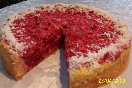 Фото к рецепту: Торт-пирог "малиновое наслаждение"