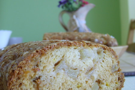 Фото к рецепту: Яблочно-медовый пирог с корицей.