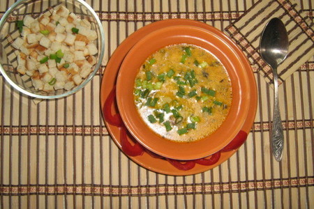 Фото к рецепту: Супчик сырный с рыбкой