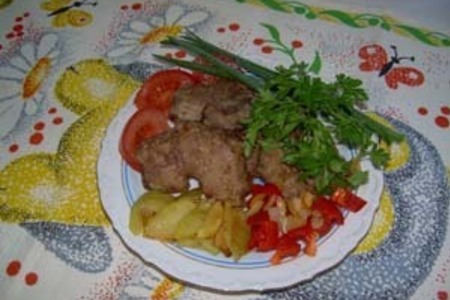 Фото к рецепту: Куриная печень с овощами
