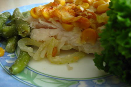 Фото к рецепту: Рыбка под кукурузным одеялом