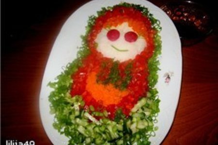 Фото к рецепту: Овощной салат "матрешка"