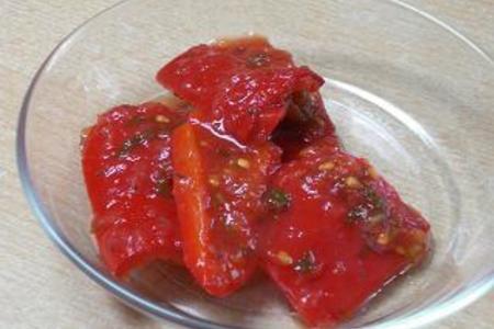 Фото к рецепту: Сладкий перец в томатном соке