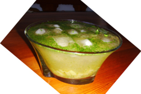 Фото к рецепту: Холодный летний суп из алычи (студена супа от джанка)