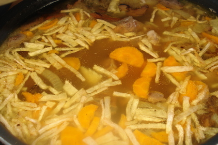 Фото к рецепту: Суп грибной с говядиной "наваристый"