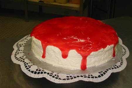 Фото к рецепту: Маскарпоне-вишнёвый торт