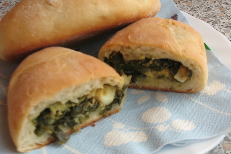 Фото к рецепту: Пирожки с зеленым луком и яйцом