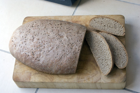 Фото к рецепту: Ржаной хлеб на закваске