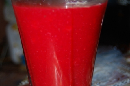 Фото к рецепту: Соус "красный июль" из красной смородины
