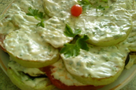 Фото к рецепту: Летний закусочный овощной тортик