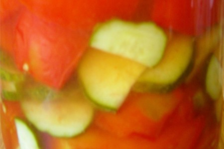 Консервированный салат из помидоров и огурцов