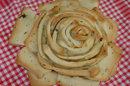 Фото к рецепту: Пицца-хлеб „розочка“.