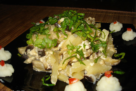 Фото к рецепту: Картофель с баклажанами в сливках