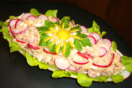 Фото к рецепту: Салатик с тунцом "солнечный день"