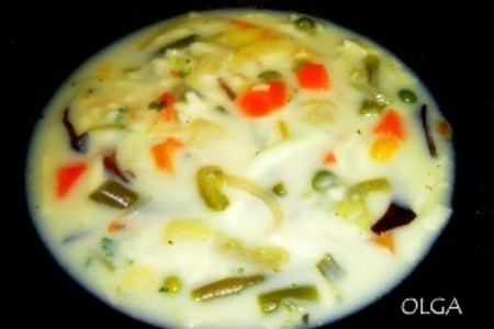 Фото к рецепту: Овощной суп с плавленным сыром