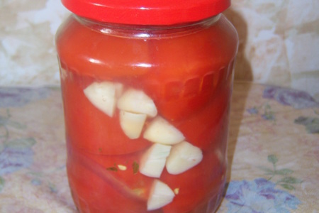 Фото к рецепту: Дольки помидоров с чесноком