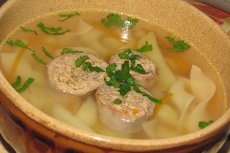 Фото к рецепту: Суп-лапша с фаршированными куриными шейками