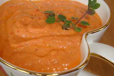 Фото к рецепту: Соус сливочно-томатный, к чему хотите.