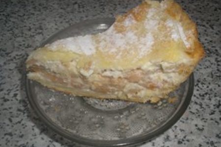 Фото к рецепту: Яблочный пирог со сметанным кремом