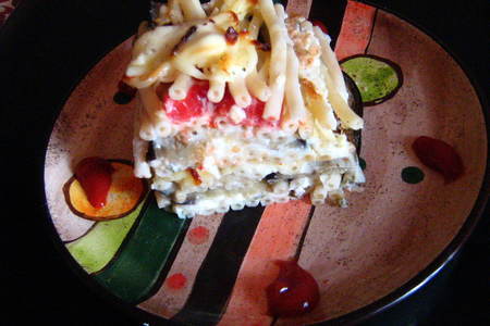 Фото к рецепту: Макаронная запеканка с баклажанами и сыром.