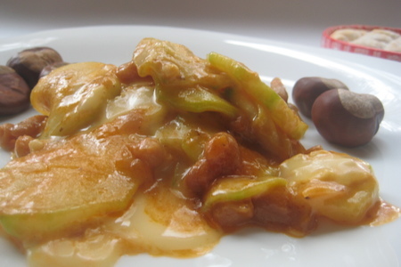 Фото к рецепту: Закуска из кабачков с фасолью и сыром ля галетт.