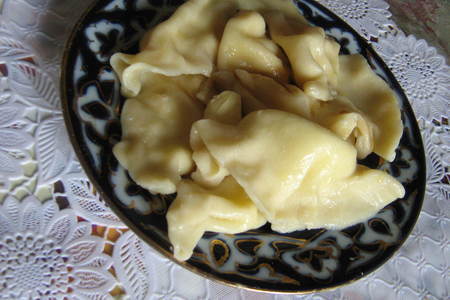 Фото к рецепту: Тухум барак или вареники с яичной начинкой(узбекская кухня)