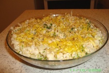Фото к рецепту: Салат из цветной капусты с лимоном