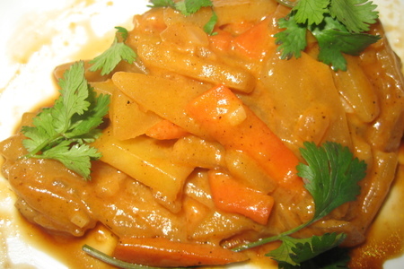 Фото к рецепту: Рагу овощное в соусе "смесь вкусов"