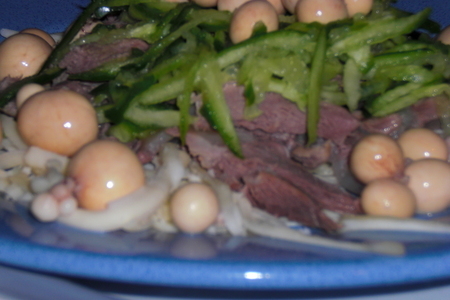 Фото к рецепту: Солат из индюшиных желудков с сыром,яйцами,огурцами