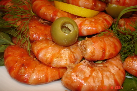 Фото к рецепту: Креветки в томатно-чесночном соусе