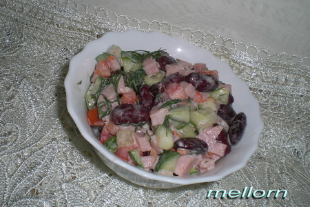 Фото к рецепту: Салат из фасоли с ветчиной