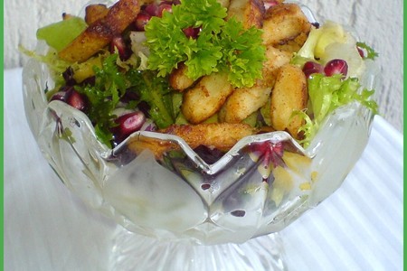 Фото к рецепту: Салат "идиллия" с манго и куриным филе