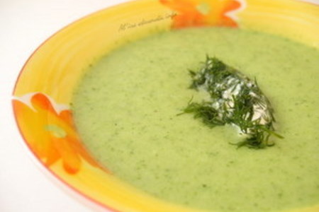 Фото к рецепту: Крем суп из цуккини и шпината