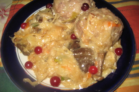 Фото к рецепту: Каширская солянка с бифштексами и чёрными грибами.