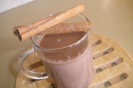 Фото к рецепту: Венесуэльский шоколадно-ромовый напиток