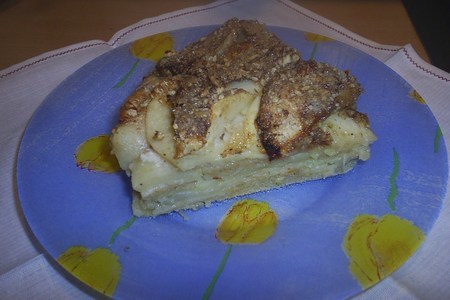 Фото к рецепту: Пирог с яблоками и орехами