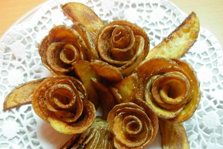 Фото к рецепту: Картофельные розы