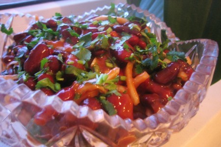 Фото к рецепту: Салат с фасолью в стиле лобио (быстро и вкусно)