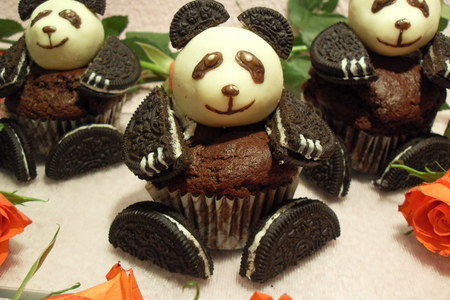 Фото к рецепту: Маффины "панда"