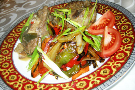 Фото к рецепту: Баранья шейка с овощами.