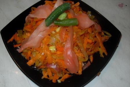 Фото к рецепту: Острый морковный салат